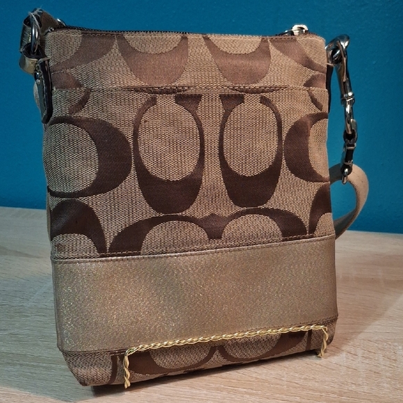 Coach Signature Brown and Tan Shoulder Bag With Gold Trim - Picture 2 of 6